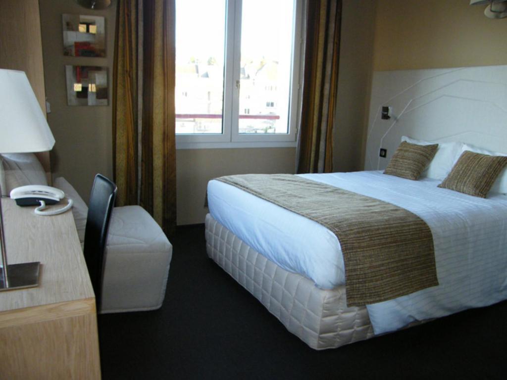 Cit'Hotel Saint-Pierre Viré エクステリア 写真