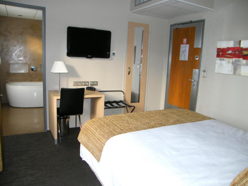 Cit'Hotel Saint-Pierre Viré エクステリア 写真