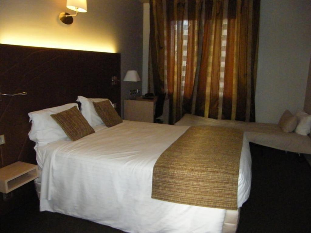 Cit'Hotel Saint-Pierre Viré エクステリア 写真